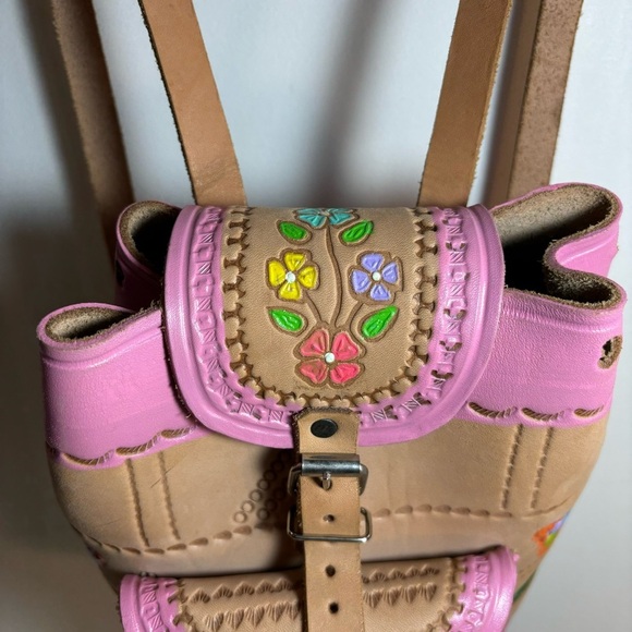 BACKPACK Hand Tooled Leather Floral Butterfly Adjustable Straps Main Compartment - Picture 3 of 12